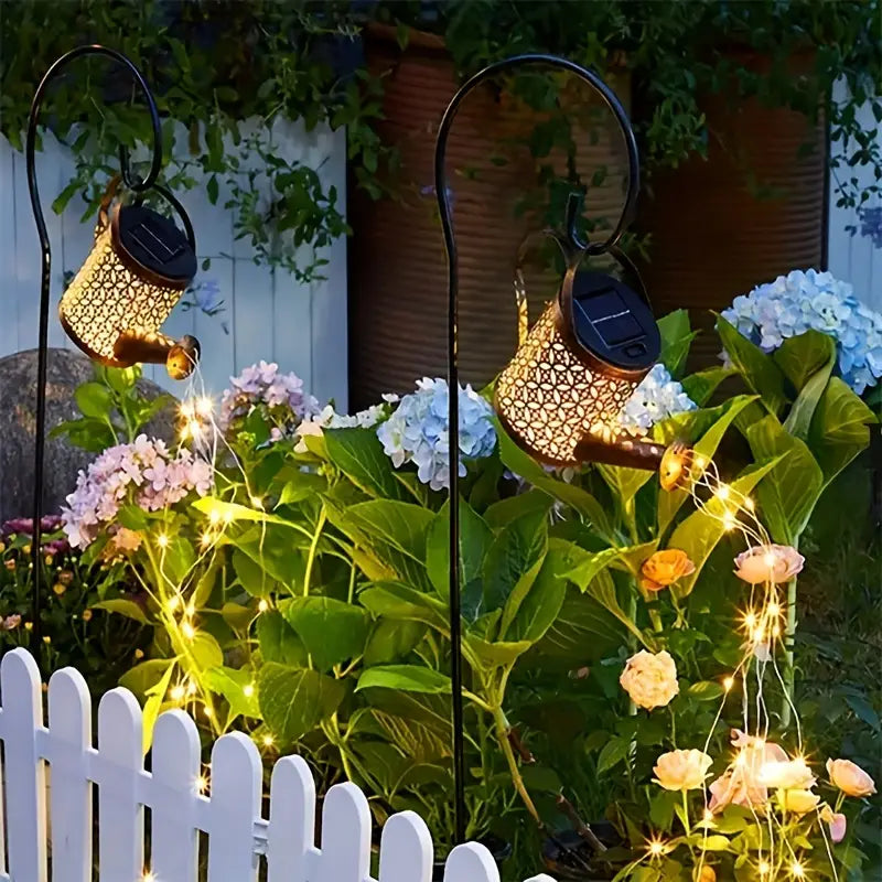Lysende vannkanne-lanterne som forvandler hagen din til et eventyr