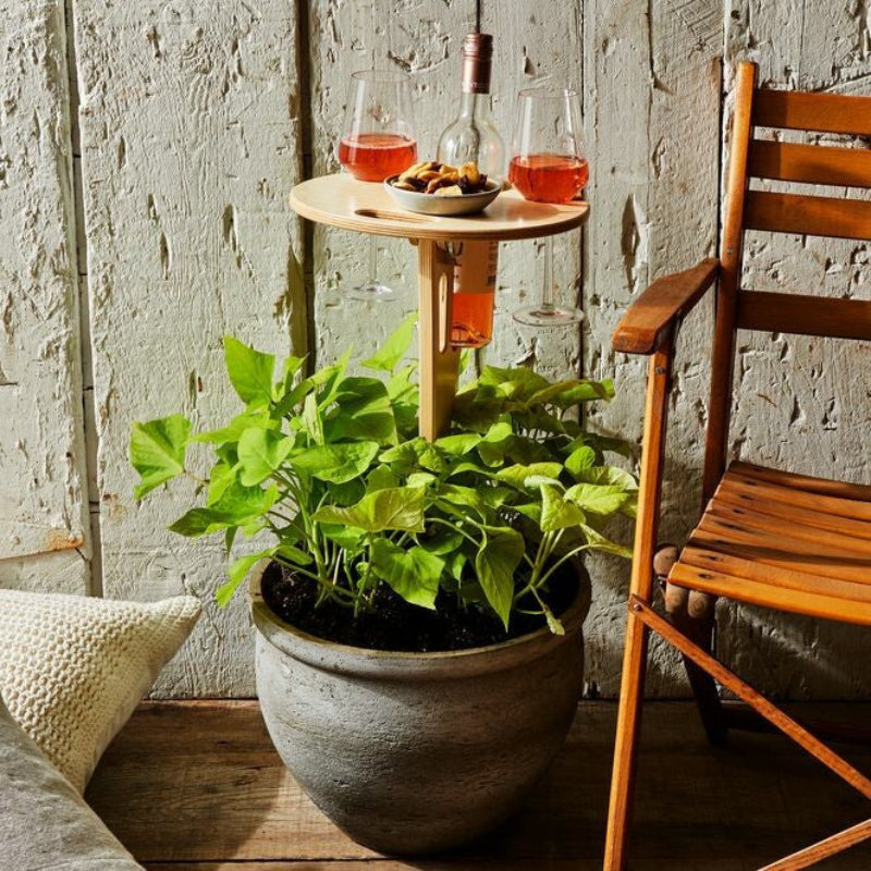 Kanna viinille ja aperitiiville täydellinen kannettava pöytä 