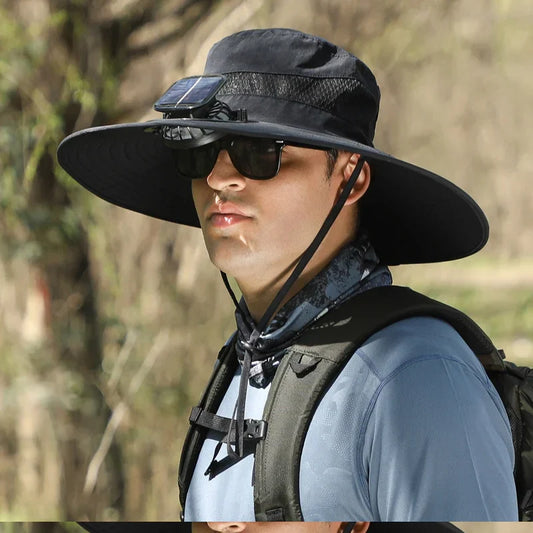 Chapeau avec ventilateur solaire intégré