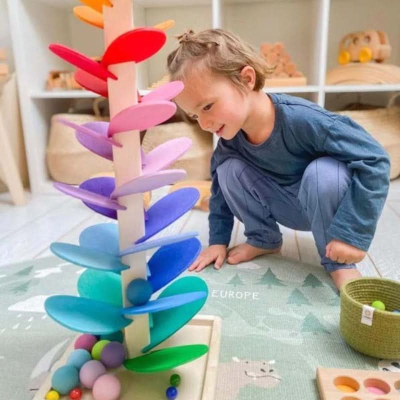 Stimulate your child's creativity with this educational game 
