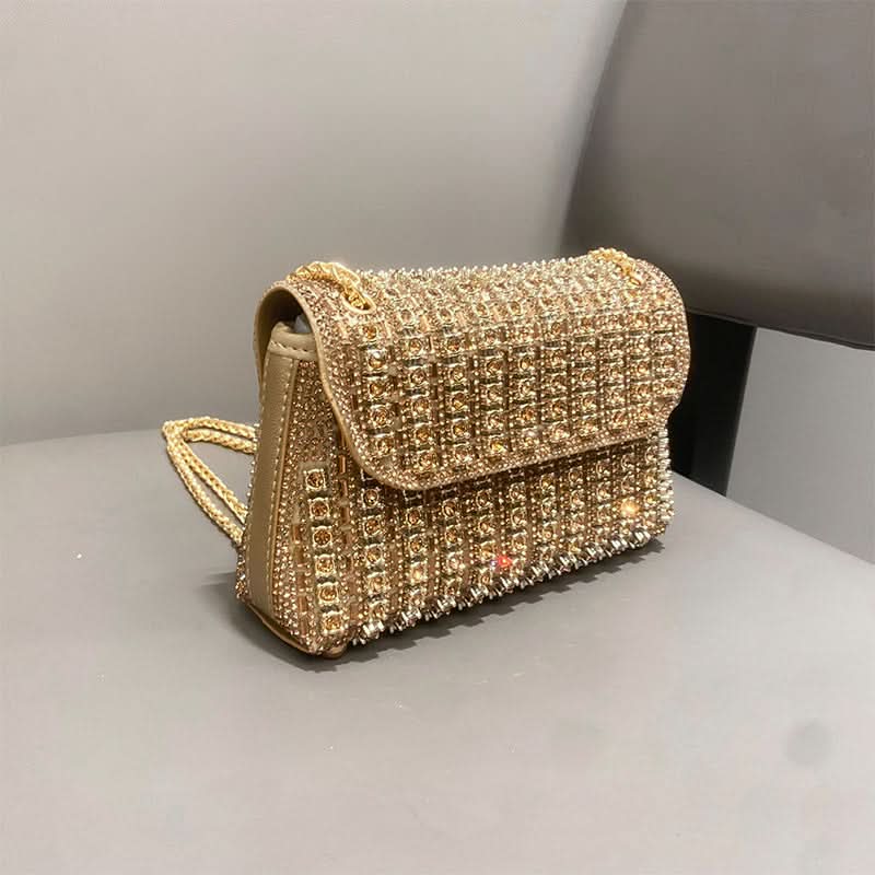 Strahlen Sie am Abend mit dieser glamourösen Strass-Clutch 